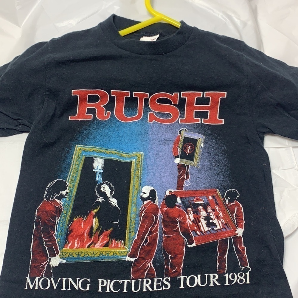 VINTAGE Black 1981 Rush Moving Pictures Tour Tee Size Small
